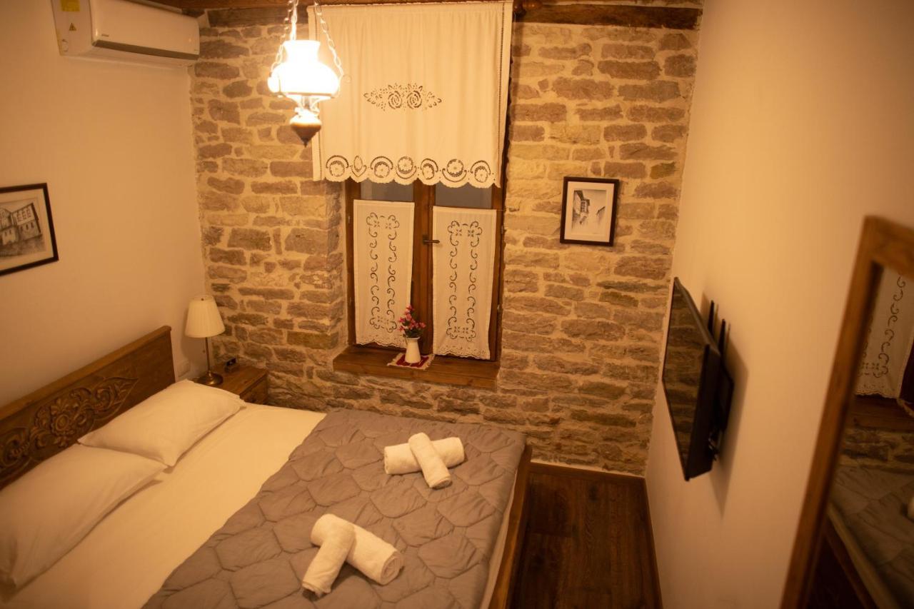 4 Rooms Since 1950 จีโรคาสเตอร์ ภายนอก รูปภาพ