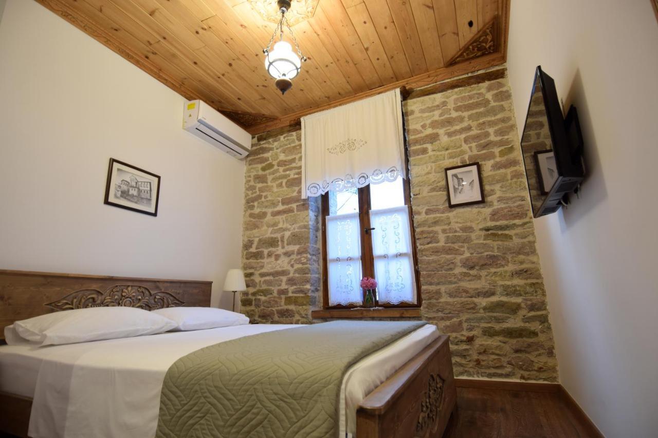 4 Rooms Since 1950 จีโรคาสเตอร์ ภายนอก รูปภาพ