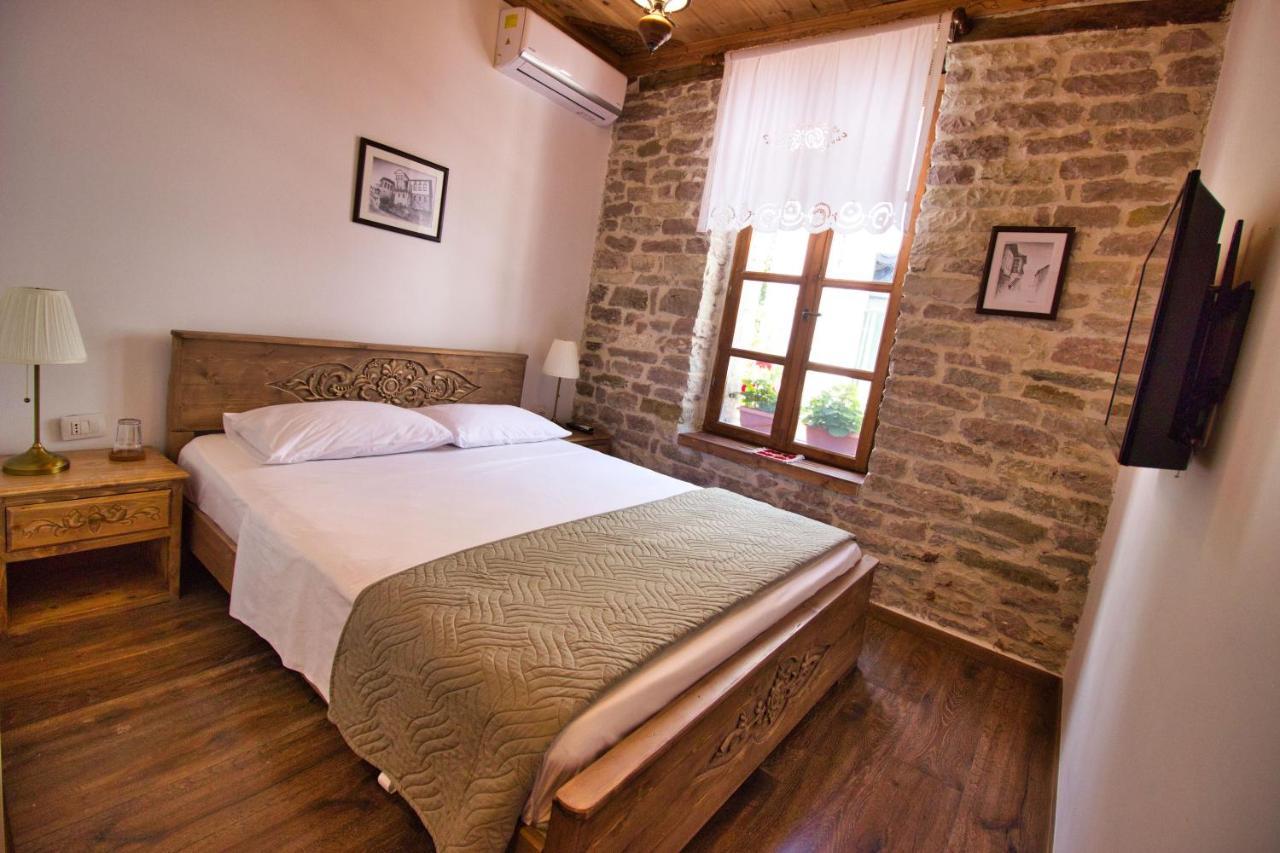 4 Rooms Since 1950 จีโรคาสเตอร์ ภายนอก รูปภาพ